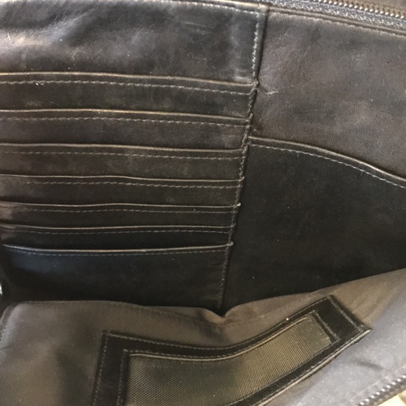 Perlina black‎ leather and nylon bag in good used condition, many compartments - Picture 7 of 7